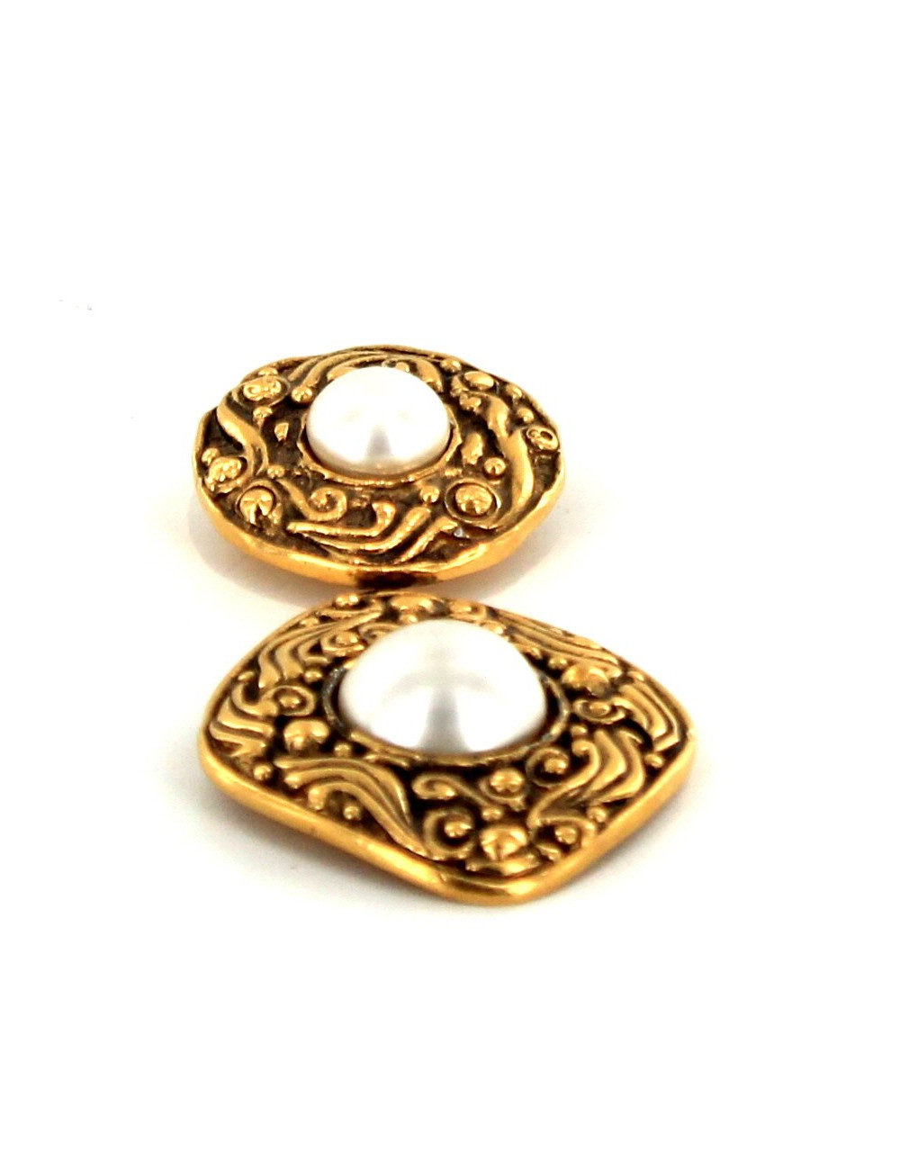 PIN CHANEL metal gold fine gold and pearls