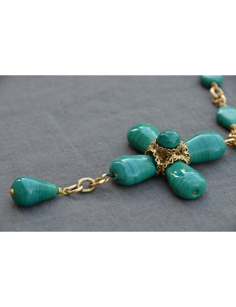 Collier Croix MARGUERITE DE VALOIS pâte de verre vert jade