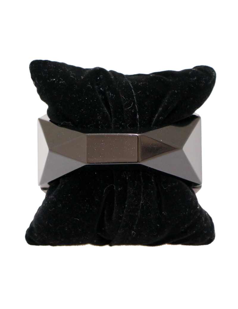 Manchette CHANEL en plexi noir et strass