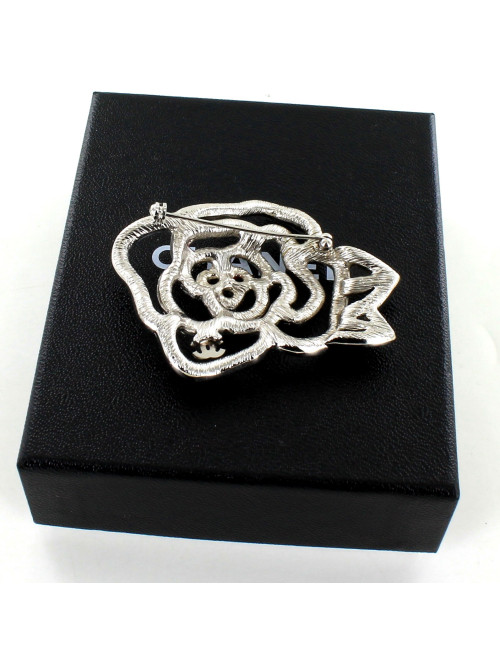Broche camélia CHANEL