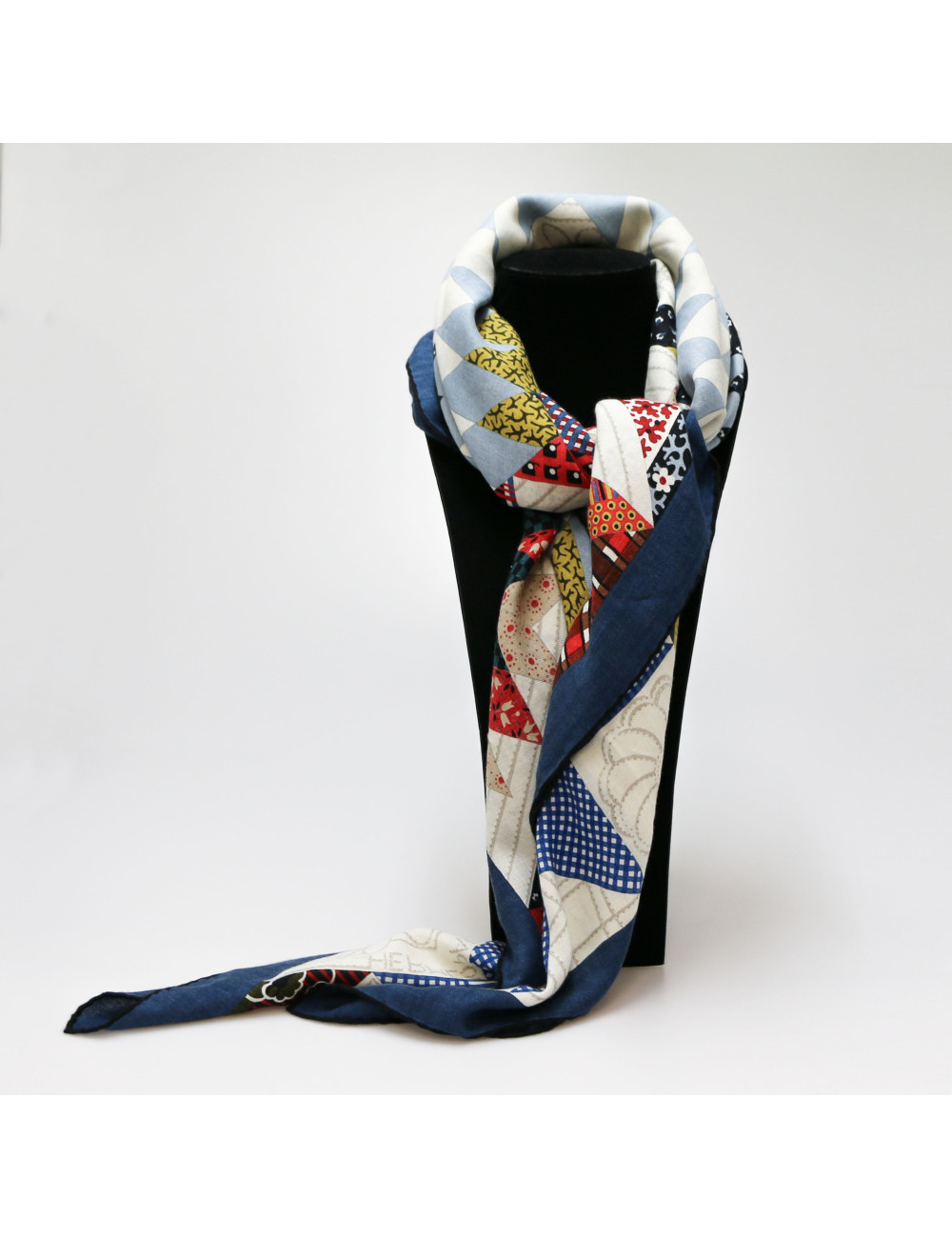 Châle HERMES 140x 140 cachemire et soie