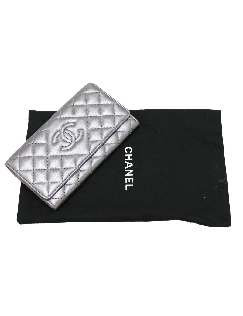 Porte-monnaie CHANEL cuir matelassé argent mat