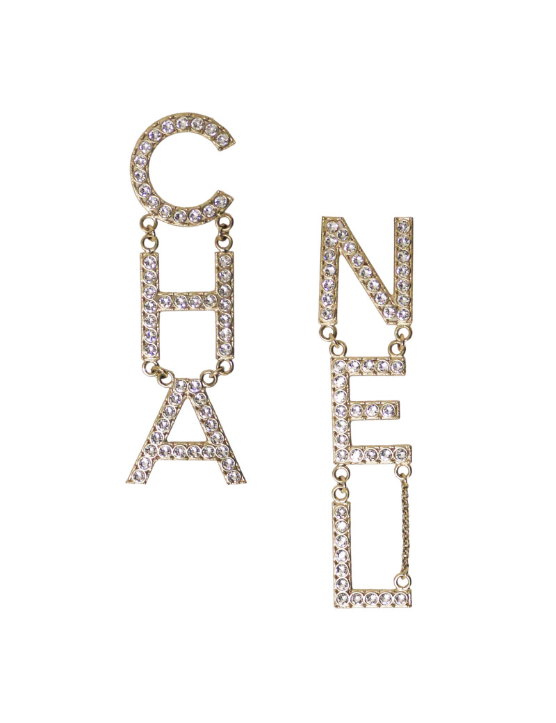 Clous pendants CHANEL C H A N E L