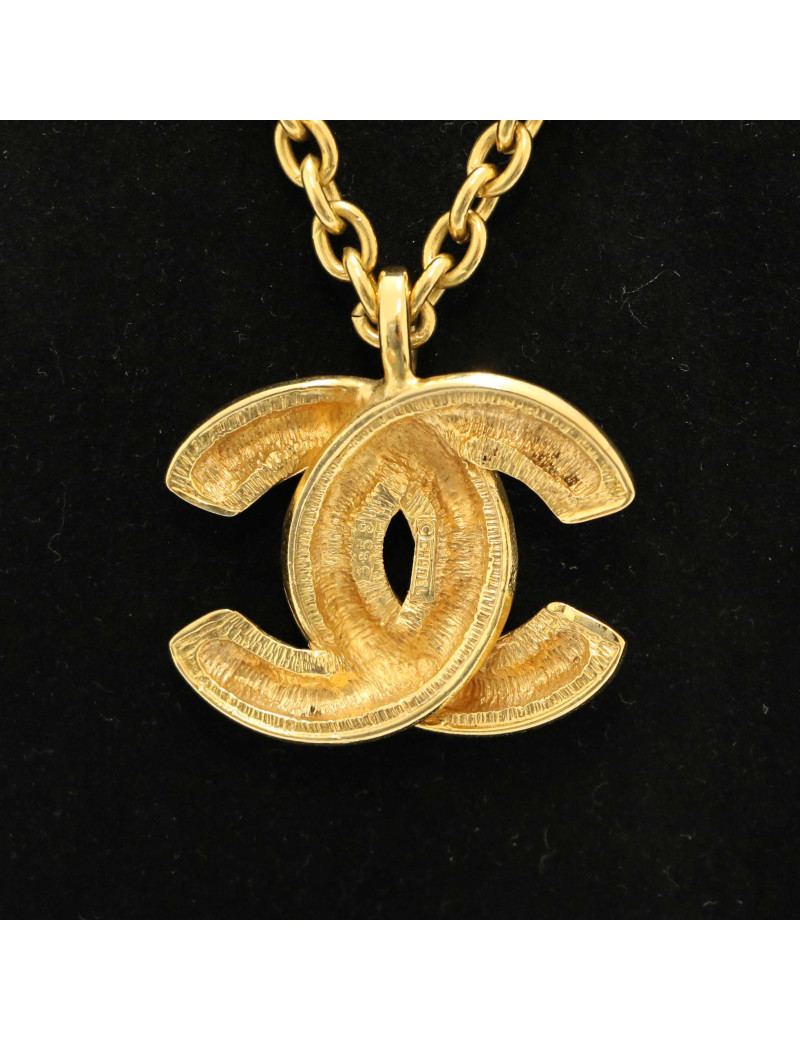 Collier Chanel matelassé vintage