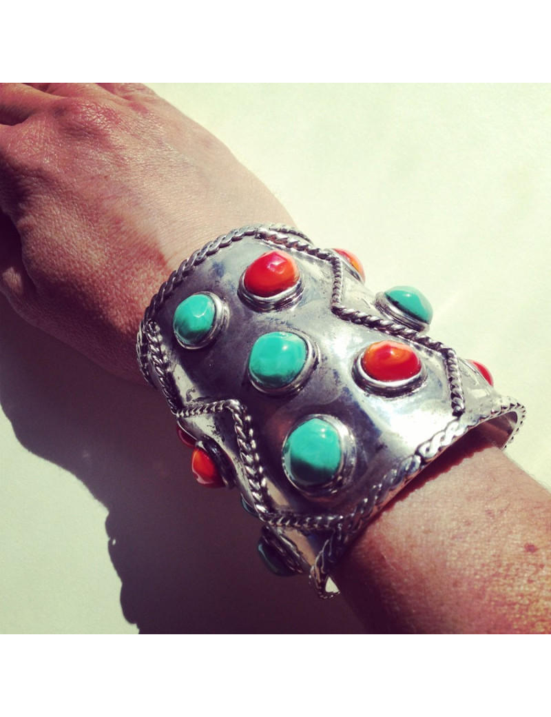 Manchette corail et turquoise MARGUERITE DE VALOIS cabochons pâte de verre et métal argenté