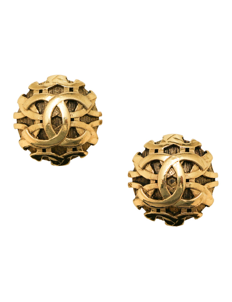 Paire de clips vintage CHANEL dorés