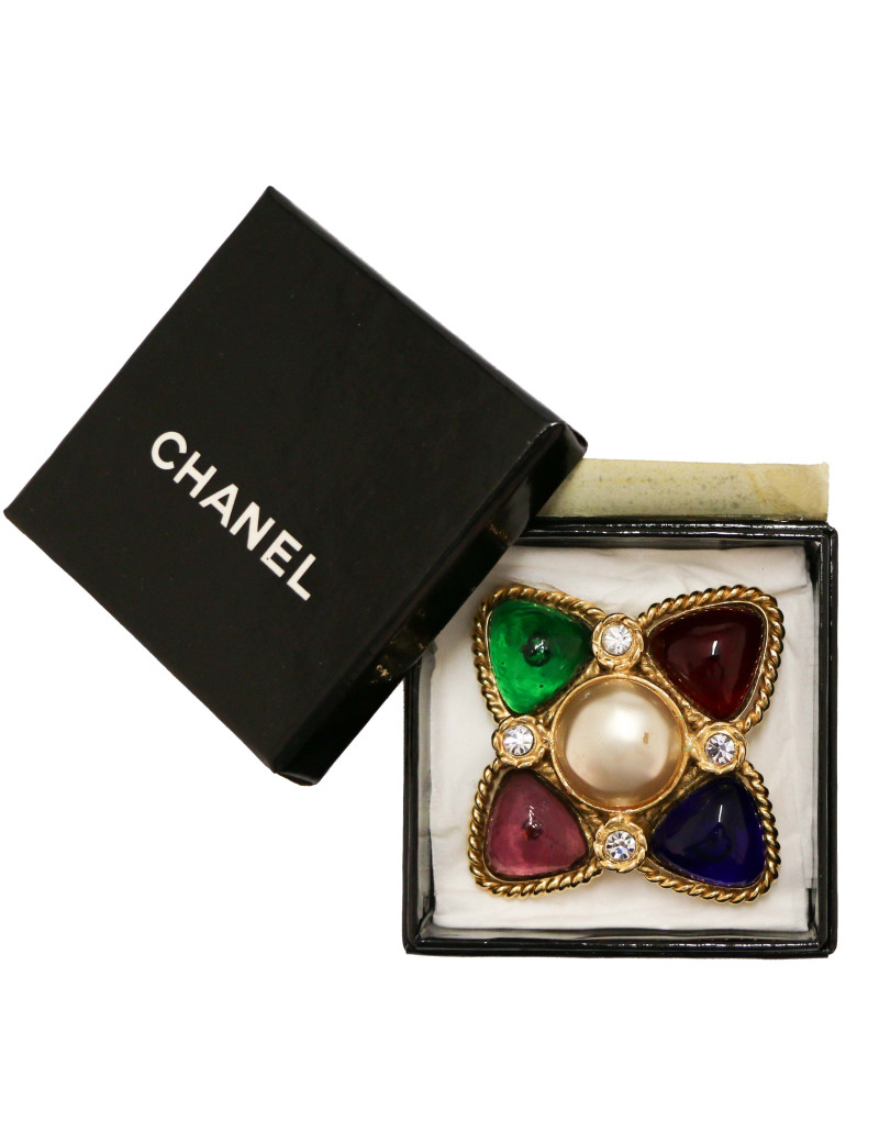 Large CHANEL glass brooch
