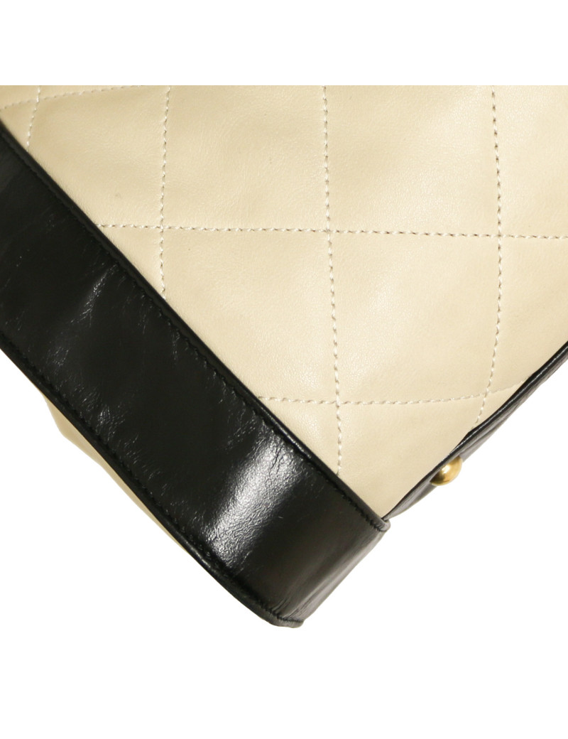 Sac CHANEL cuir d'agneau beige