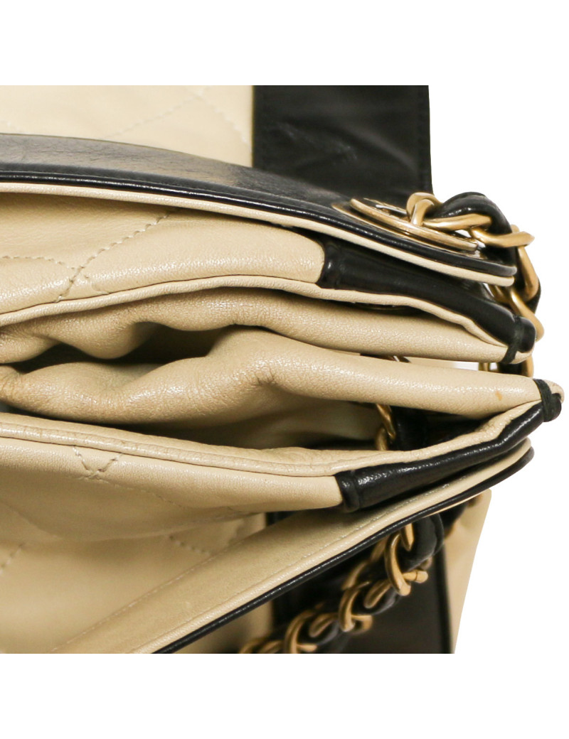 Sac CHANEL cuir d'agneau beige