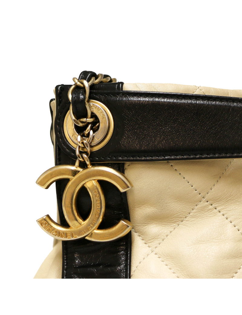 Sac CHANEL cuir d'agneau beige