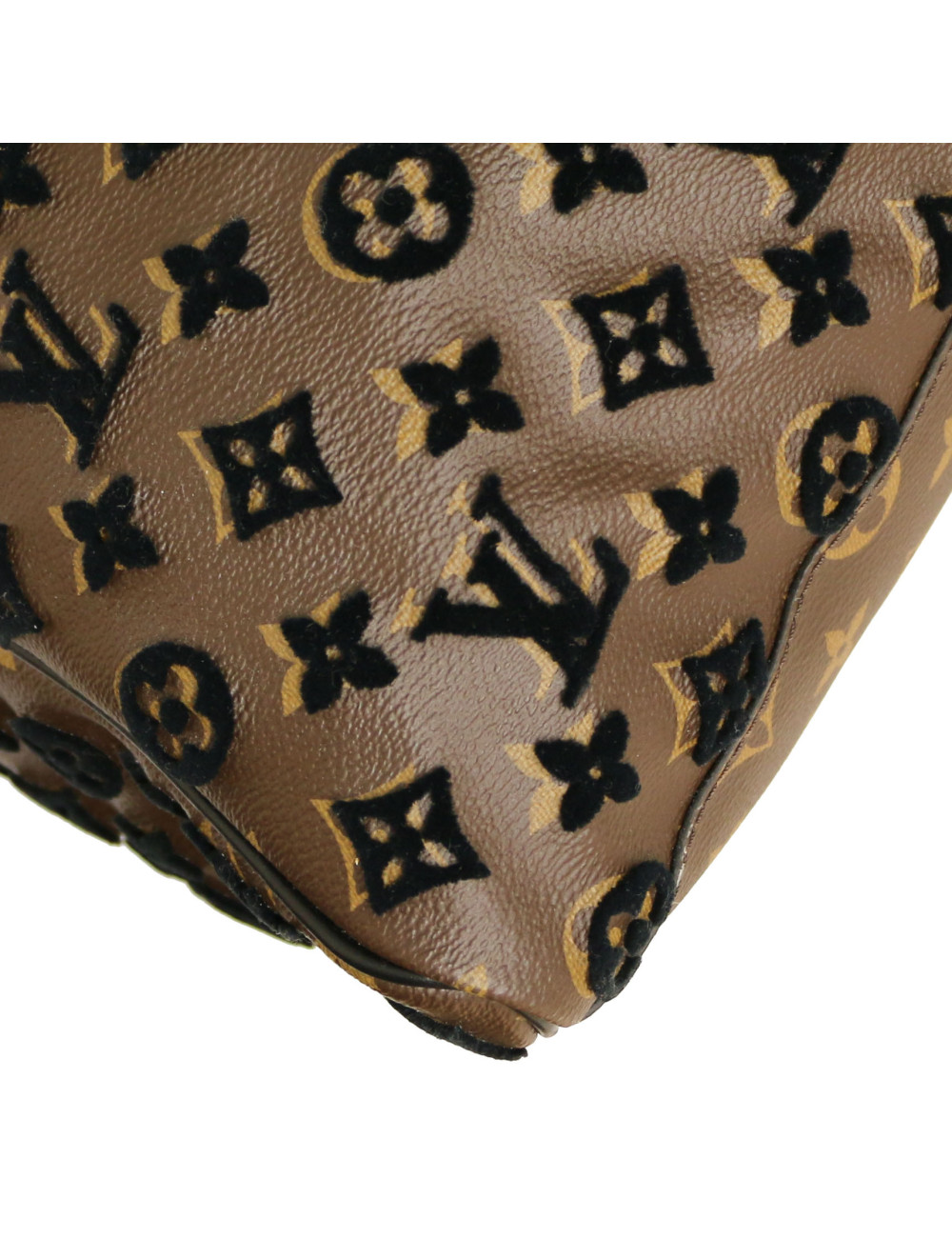 Keepall 50 LOUIS VUITTON Triangle Monogram