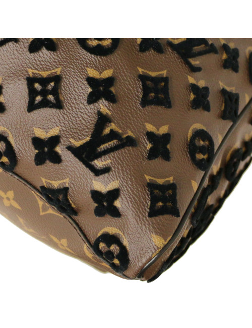 Keepall 50 LOUIS VUITTON Triangle Monogram