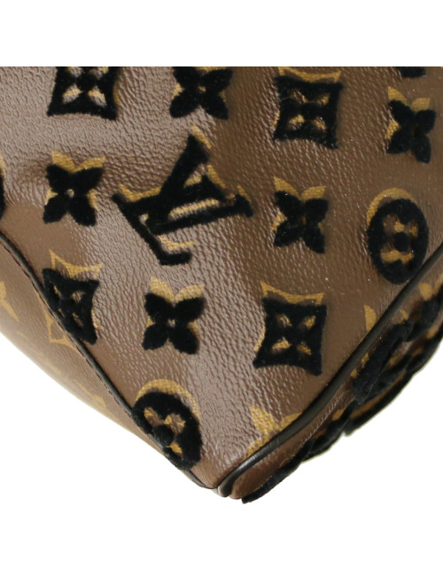 Keepall 50 LOUIS VUITTON Triangle Monogram