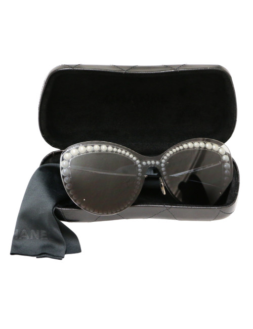 Lunettes de soleil CHANEL perles