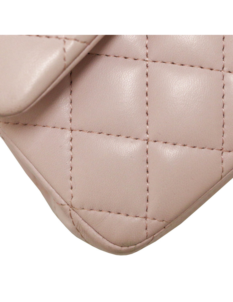 Timeless CHANEL cuir d'agneau rose pâle