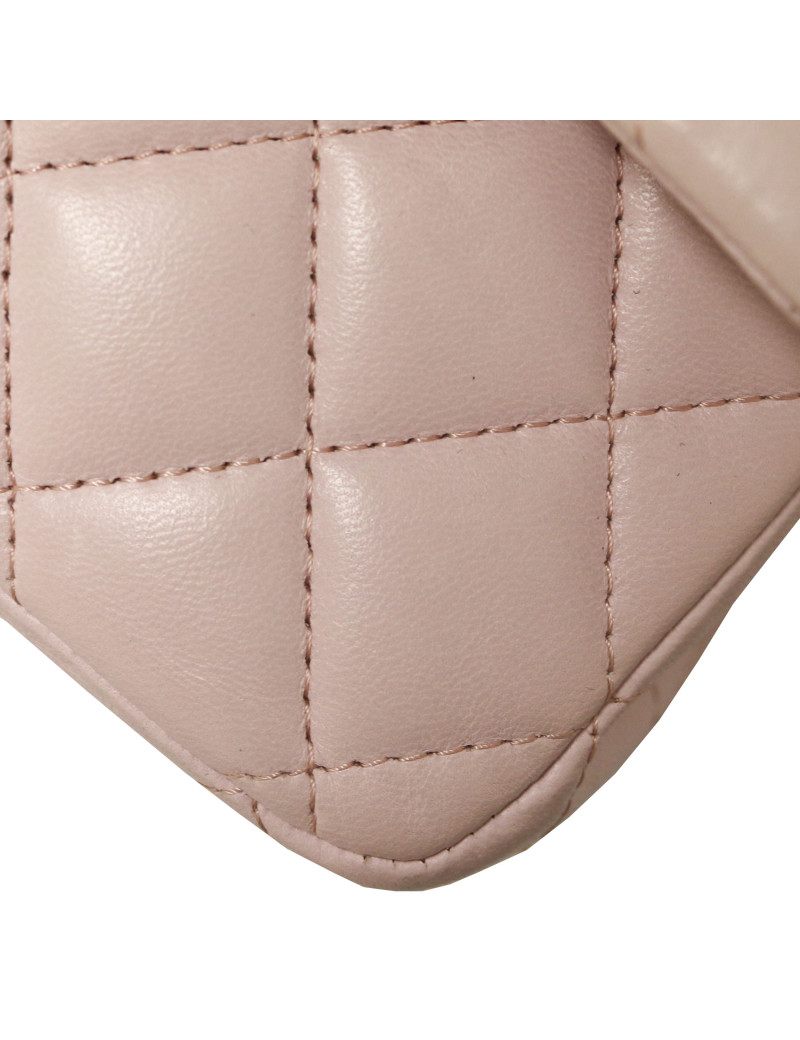 Timeless CHANEL cuir d'agneau rose pâle