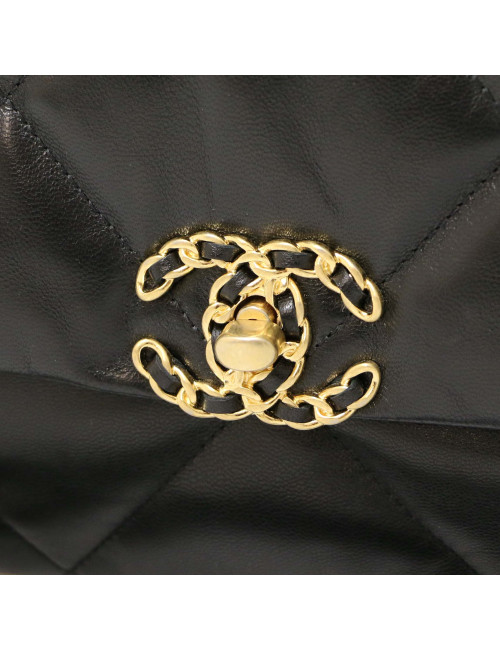 Le 19 CHANEL cuir noir 