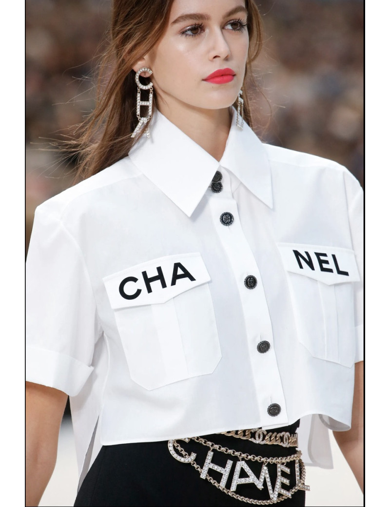 Clous pendants CHANEL C H A N E L