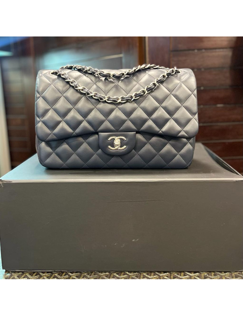 Jumbo Chanel bleu marine