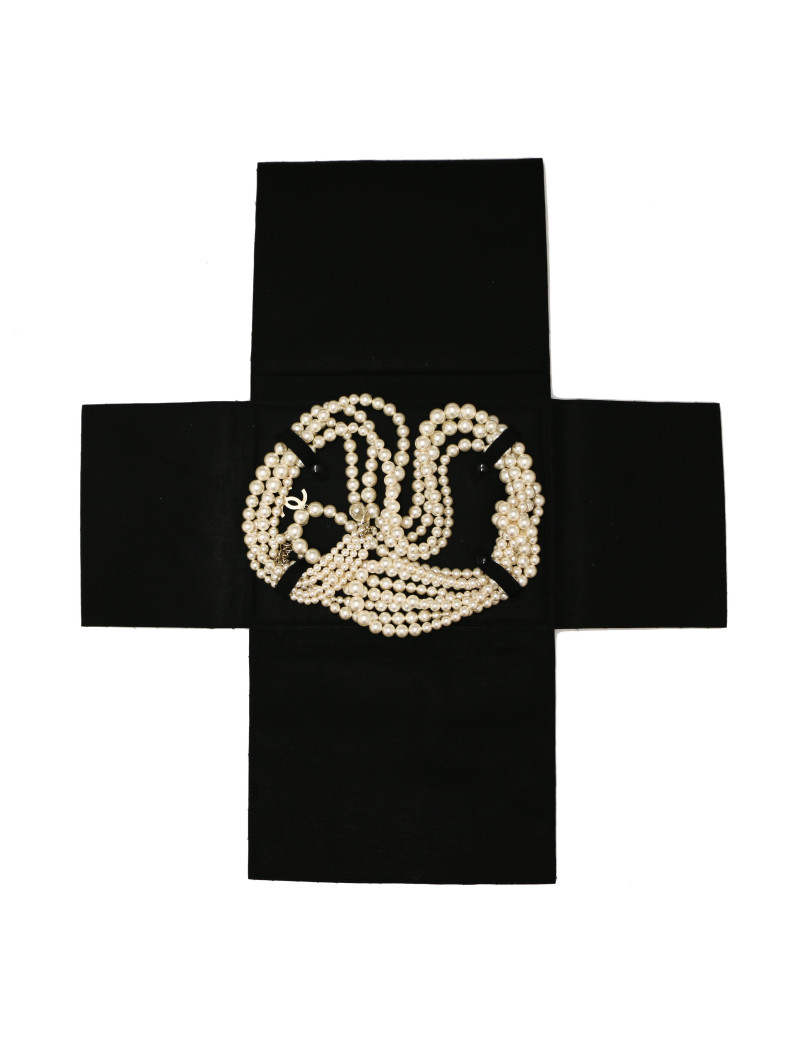 Sautoir CHANEL multi rangs perles nacrées