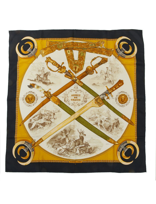 Carré HERMES Armes de chasse soie