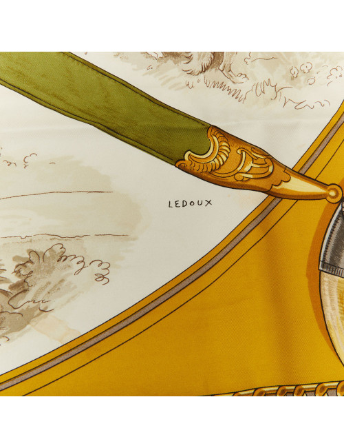 Carré HERMES Armes de chasse soie