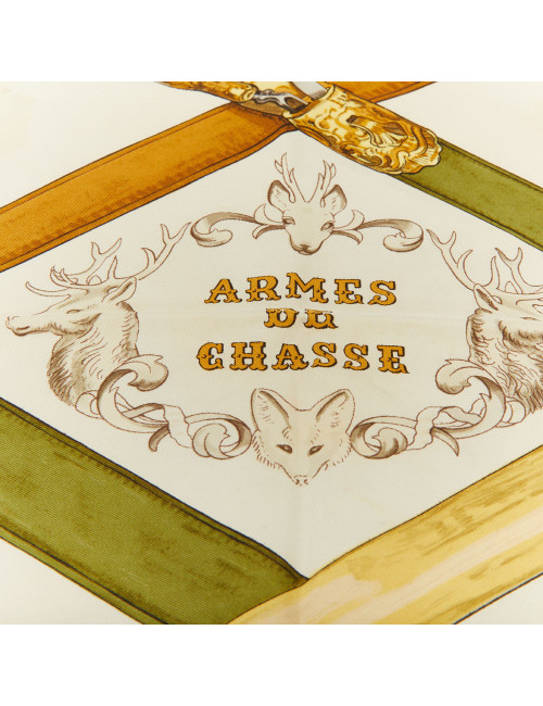 Carré HERMES Armes de chasse soie