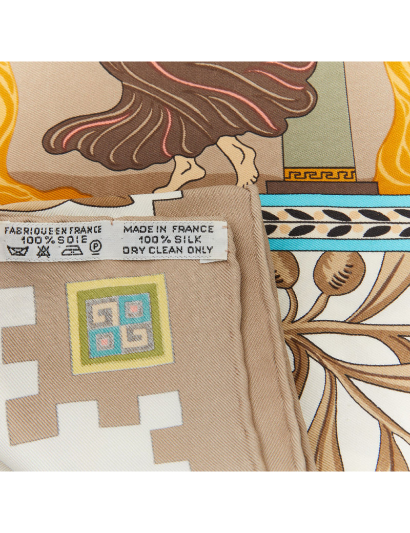 Carré HERMES soie 100 %