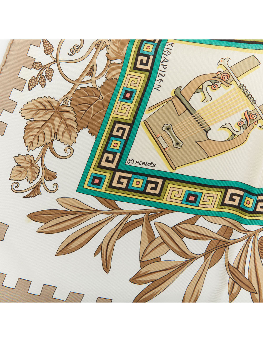Carré HERMES Musique des Dieux soie 100%