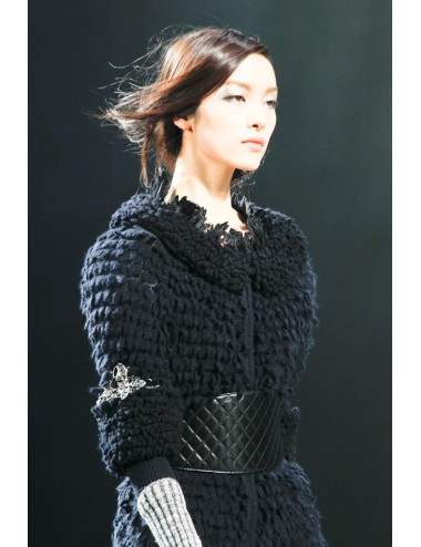 CHANEL wide black quilted leather belt 2