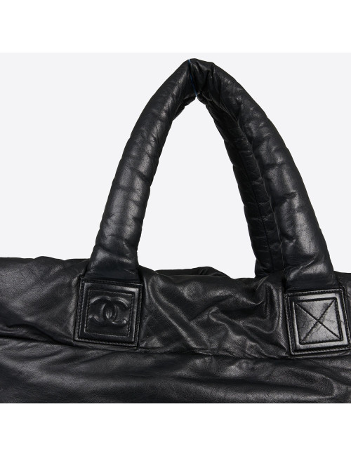 CHANEL Cocoon bag in reversible black and burgundy leather