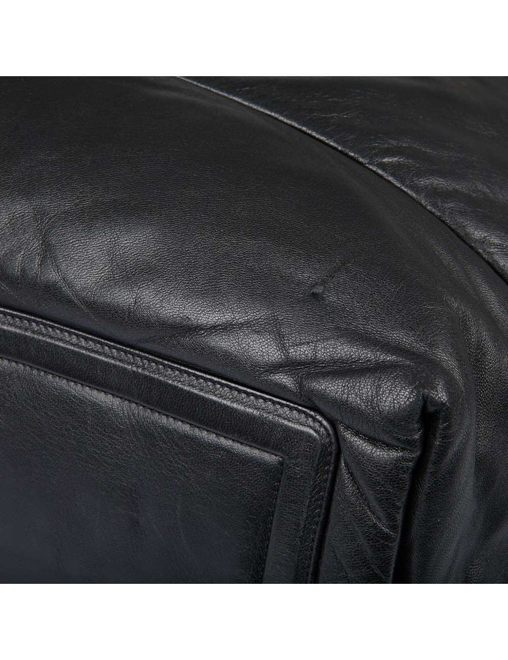 CHANEL Cocoon bag in reversible black and burgundy leather