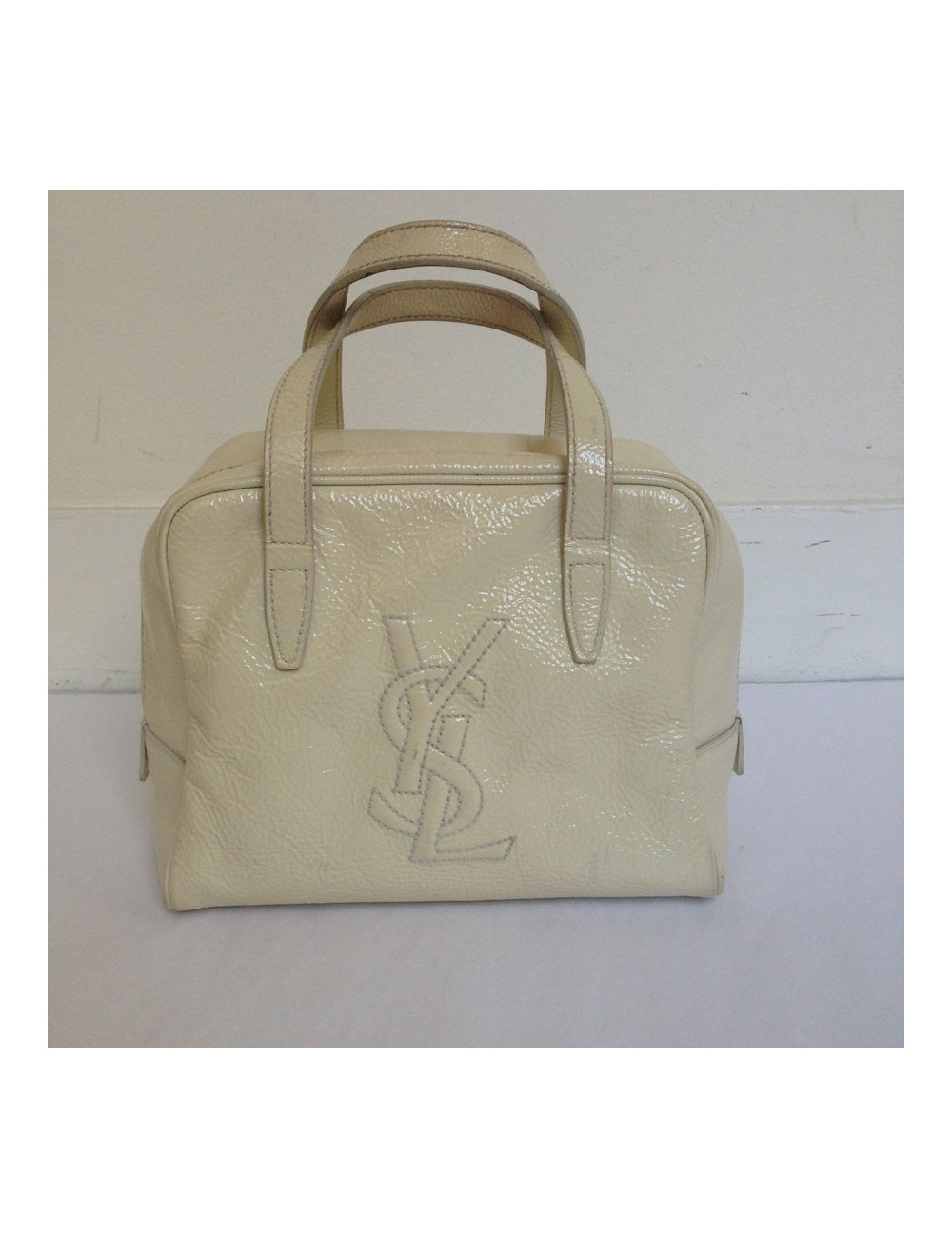 Petit sac YVES SAINT LAURENT cuir vernis crème