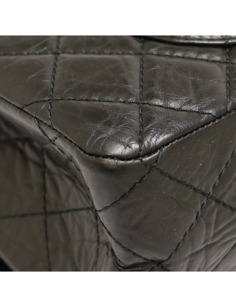 CHANEL 2.55 in black crumpled leather