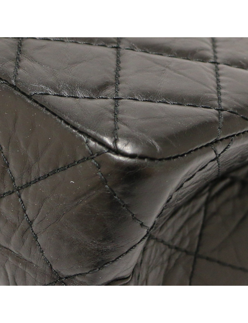 CHANEL 2.55 in black crumpled leather