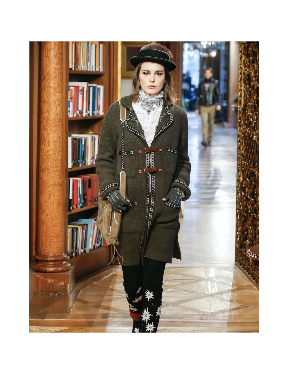 CHANEL Coat Paris-Salzbourg Collection, size 38FR