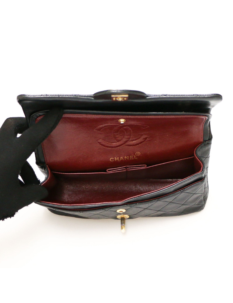 Sac noir CHANEL classique