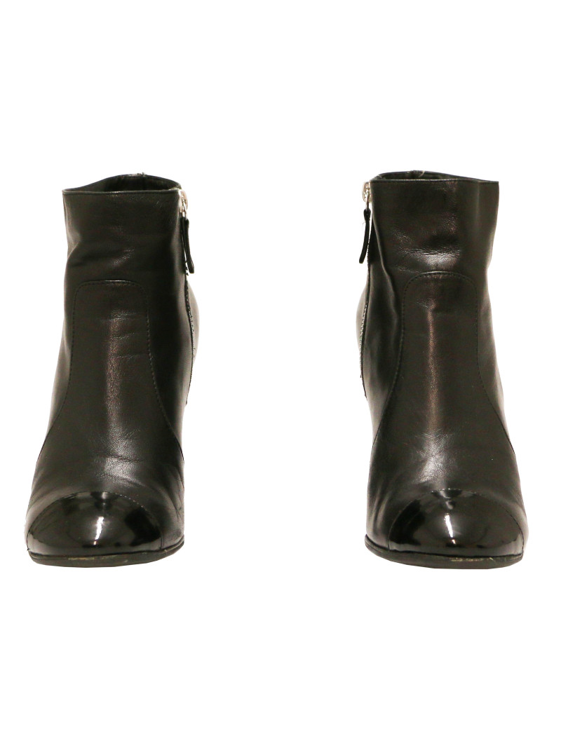 Boots CHANEL cuir d'agneau noir