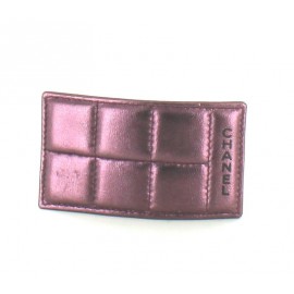 CHANEL hair-clip in quilted purple leather
