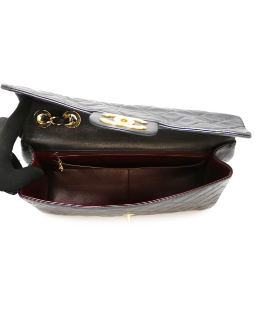 CHANEL Maxi Timeless in black lambskin leather