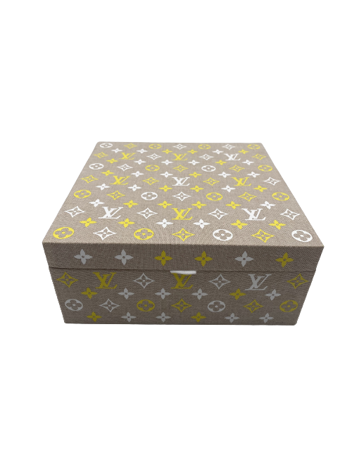 Coffret cadeau LOUIS VUITTON lunettes de soleil et grand carré