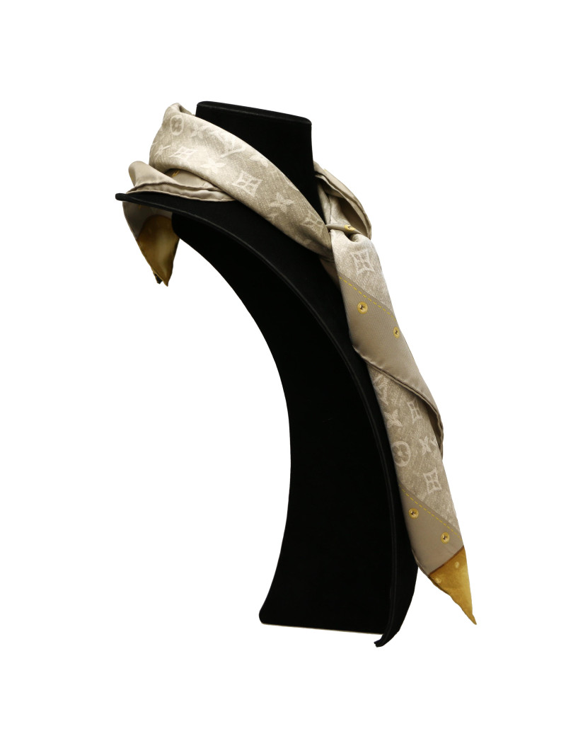 Carré LOUIS VUITTON soie