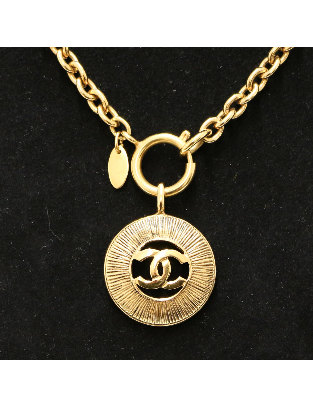 Collier CHANEL vintage pendentif