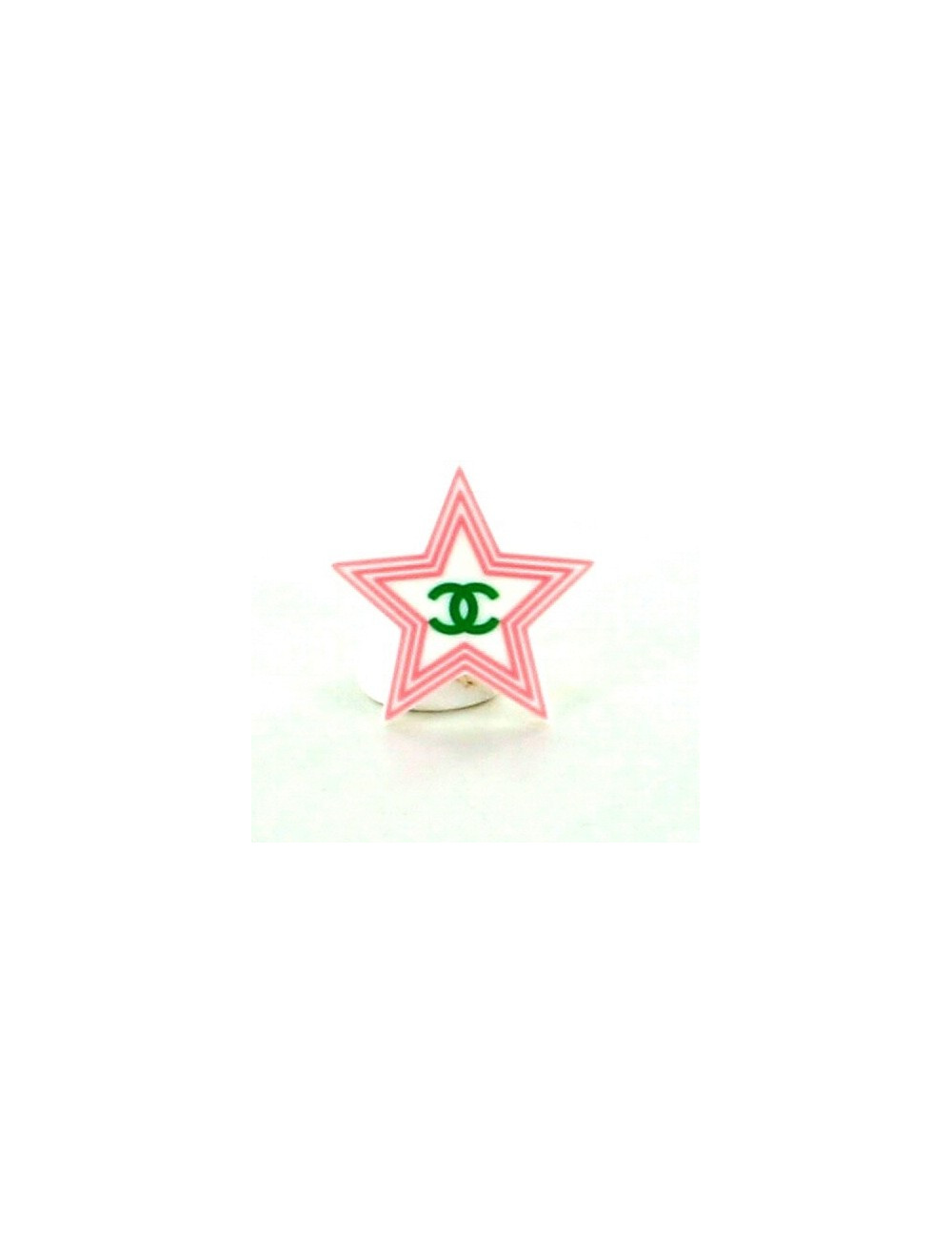 Pin's CHANEL White Star GM