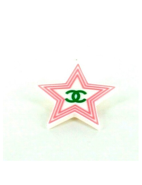 Pin's CHANEL White Star GM