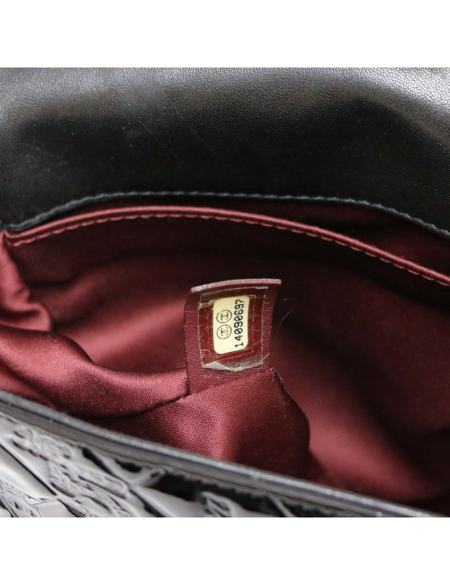 Jumbo CHANEL cuir embossé verni noir