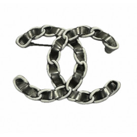 CHANEL CC Chain Brooch