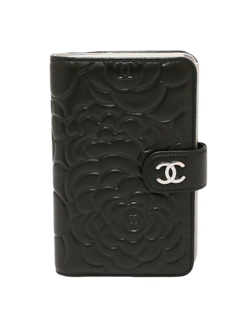 Compagnon CHANEL cuir embossé camélias