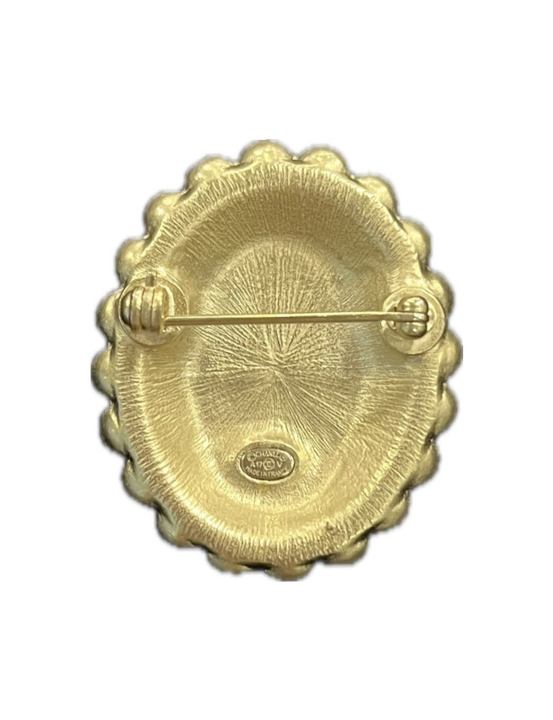 Broche CHANEL ovale sertie de perles nacrées