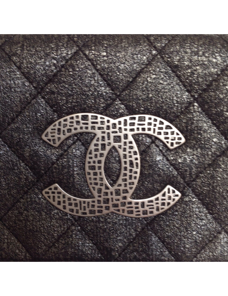 pochette CHANEL  grise irisée